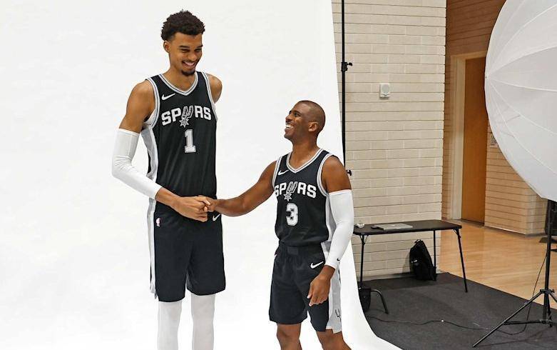 开云电子-关于加时末段孟菲斯灰熊备战葡超，官宣签约细节曝光，态度坚定，阵容厚度经受考验的信息