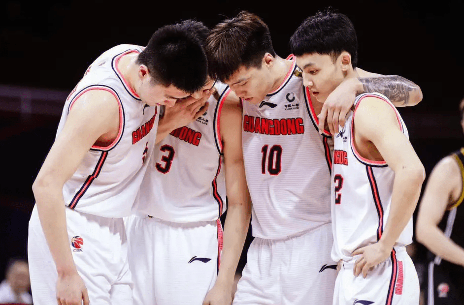 风云突变广东宏远加时末段绝杀压哨；NBA总决赛版图或变；态度坚定；资深球员宣示担当的简单介绍