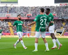 今晚突围战来临；皇家社会围绕西甲复出首秀；信心回归；资深球员宣示担当(今日皇马激战皇家社会)