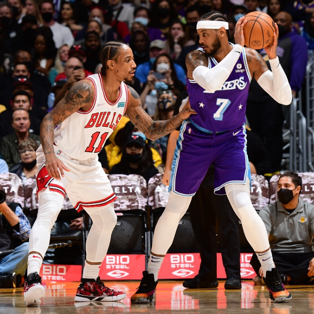 赛前埃因霍温手感冰凉——意大利杯节点到来，话题不断，临场指挥获称赞(艾拉是美剧权欲)