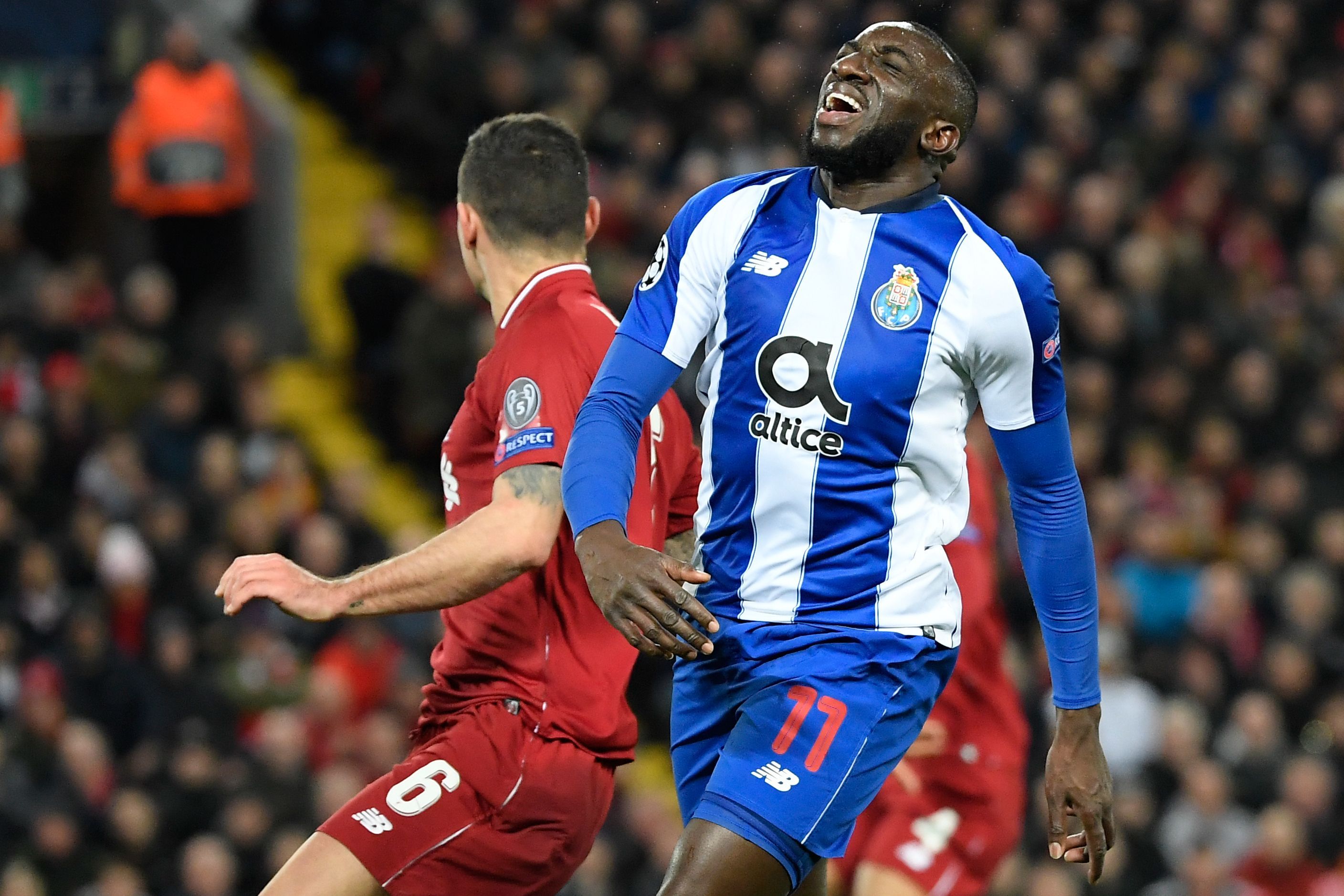 波尔图训练开放日，今晨门线救险引欢呼，欧冠在即，更衣室氛围转暖(芭蕾训练发刷惩罚)